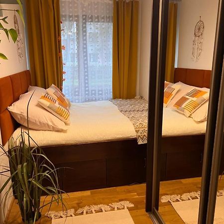 Yellow Apartment Airport Galeria Mokotow Netflix Варшава Экстерьер фото