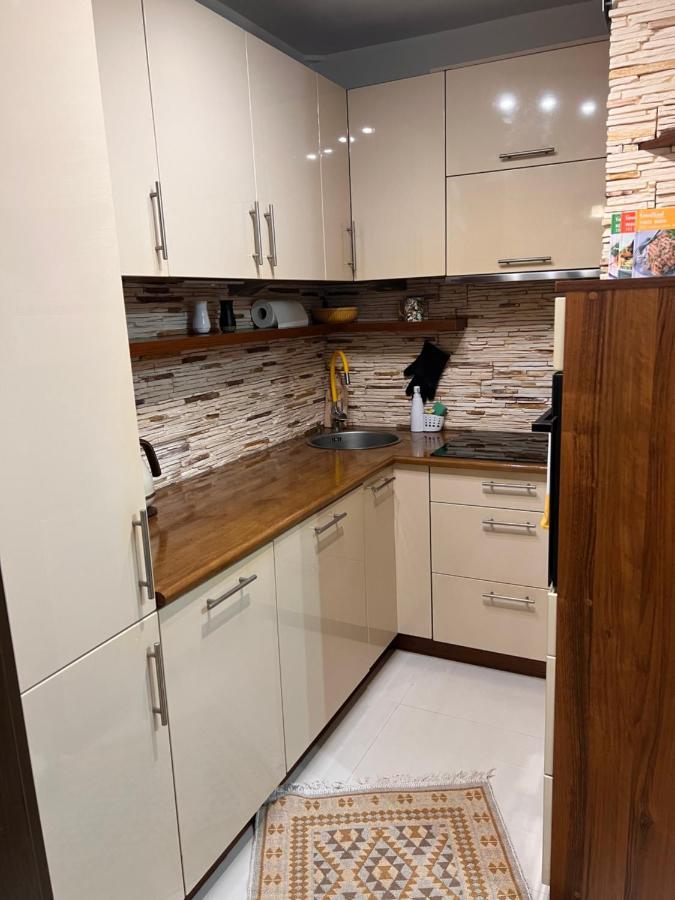 Yellow Apartment Airport Galeria Mokotow Netflix Варшава Экстерьер фото