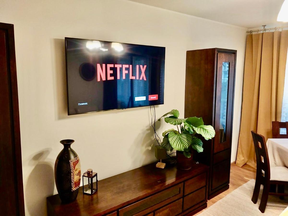 Yellow Apartment Airport Galeria Mokotow Netflix Варшава Экстерьер фото